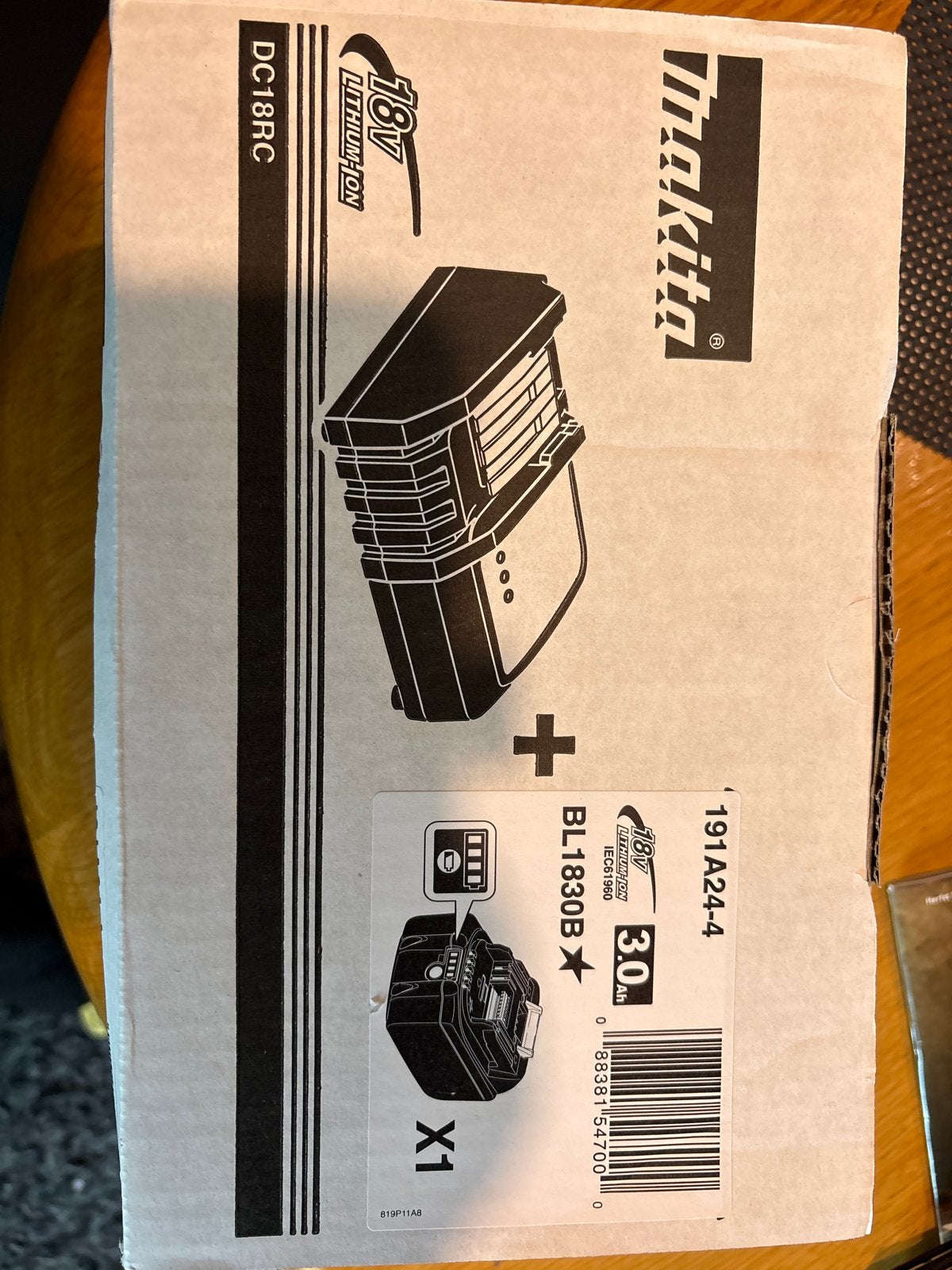 Makita DC18RC Oplader met 18V 3.0Ah Accu - Nieuw in Doos, Ophalen of Verzenden, Nieuw, Overige typen