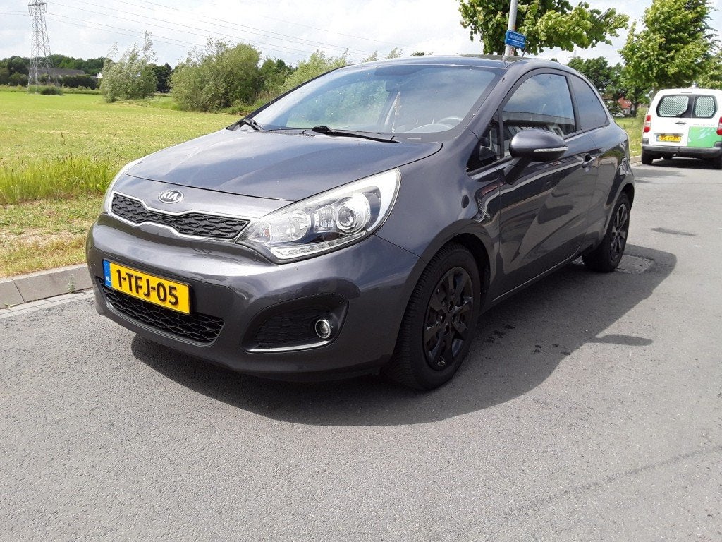Kia RIO 1.2 CVVT PLUS PACK, Auto's, Kia, Euro 5, 4 cilinders, Origineel Nederlands, Handgeschakeld