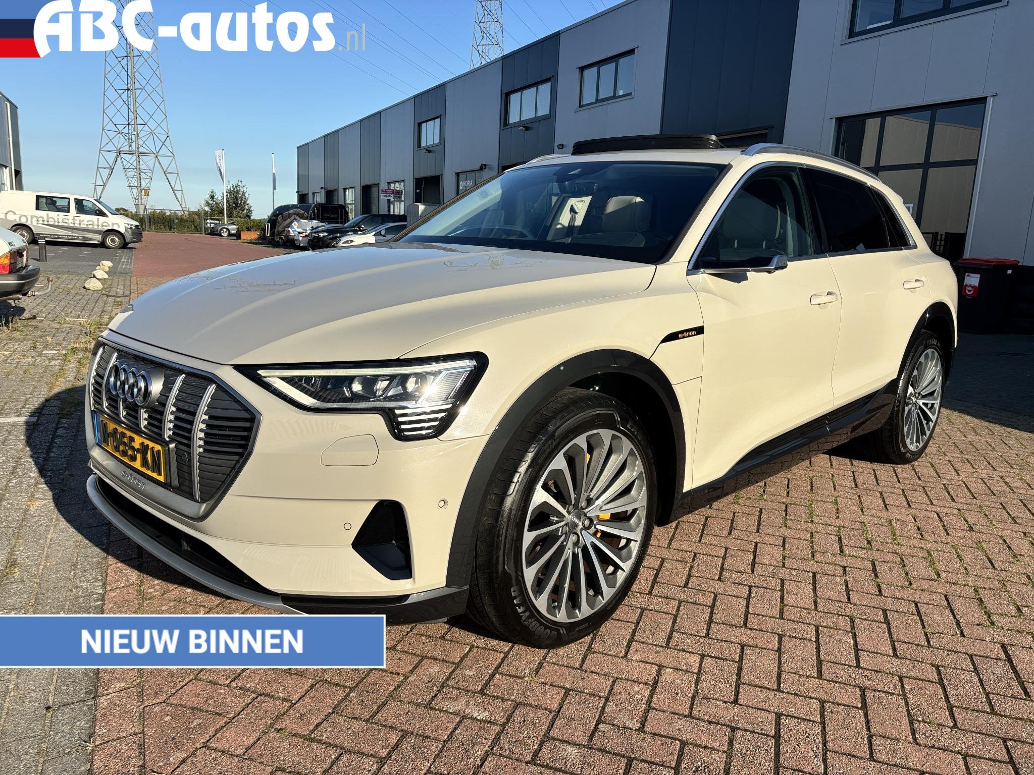 Audi e-tron 55 Quattro 408pk Advanced Plus 95 kWh B&O, Auto's, Automaat, Dealer onderhouden, Stof, 95 kWh
