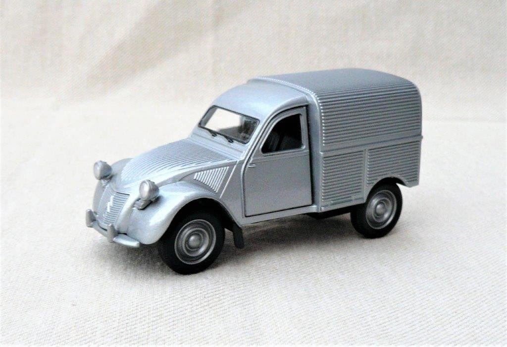 Welly Citroen 2cv fourgonnette model 1957. middengrijs., Ophalen of Verzenden, Nieuw, Auto, Overige merken