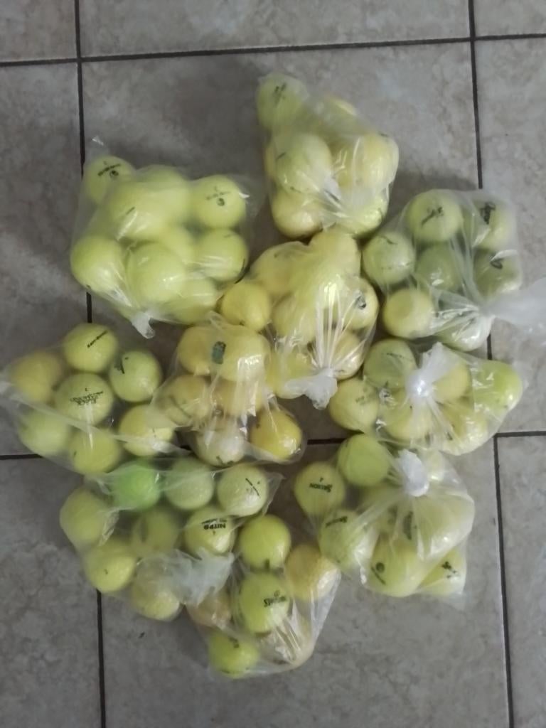 75 Gele golfballen, diverse merken., Ophalen of Verzenden