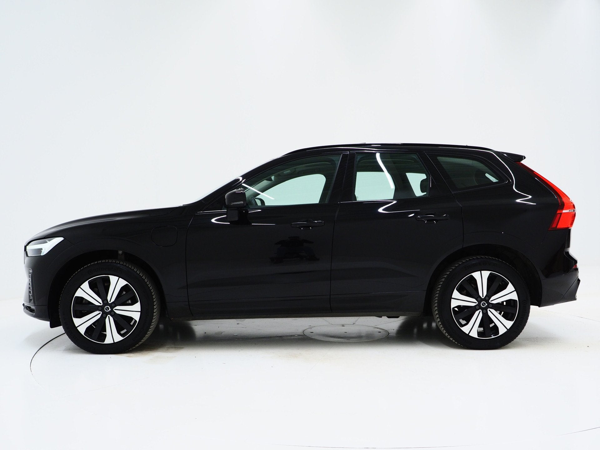 Volvo XC60 2.0 T6 Plug-in hybrid AWD Plus Dark Long Range |, Automaat, Dealer onderhouden, Gebruikt, 4 cilinders