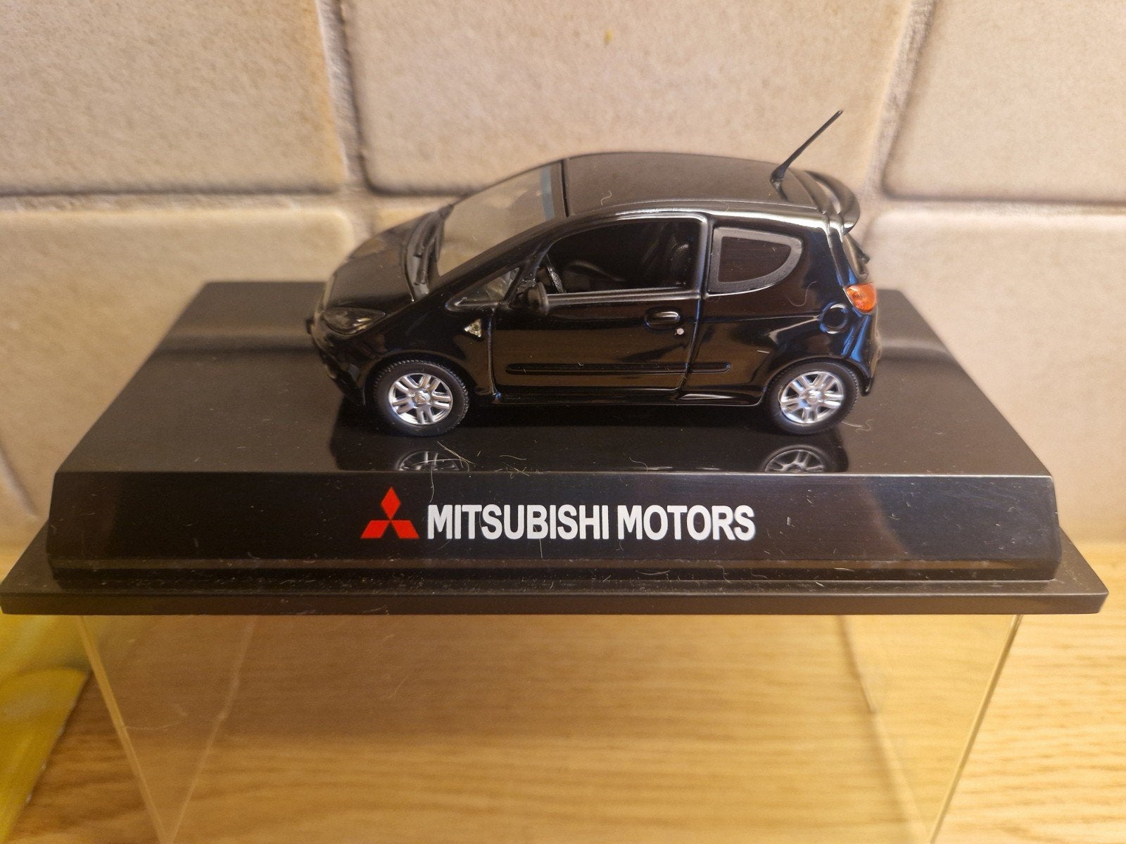 vitesse mitsubishi colt  1 43 mitsubishi motors, Ophalen of Verzenden, Zo goed als nieuw, Auto, Overige merken