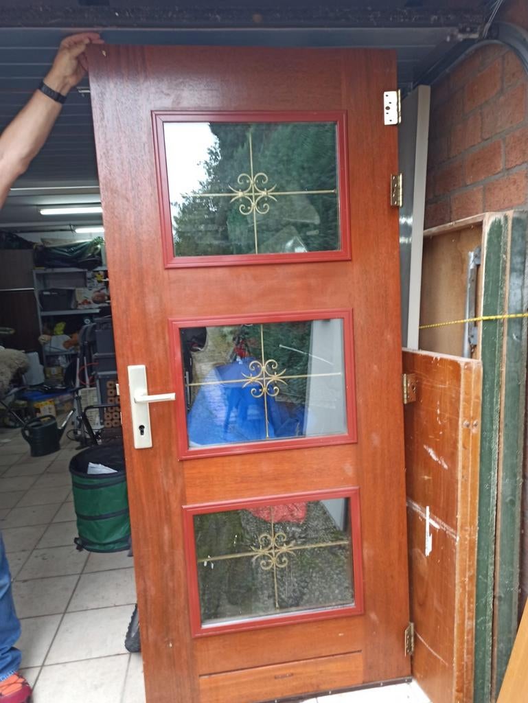 Hardhouten buitendeur met driepunts sluiting en dubbel glas, Doe-het-zelf en Verbouw, Deuren en Horren, Ophalen