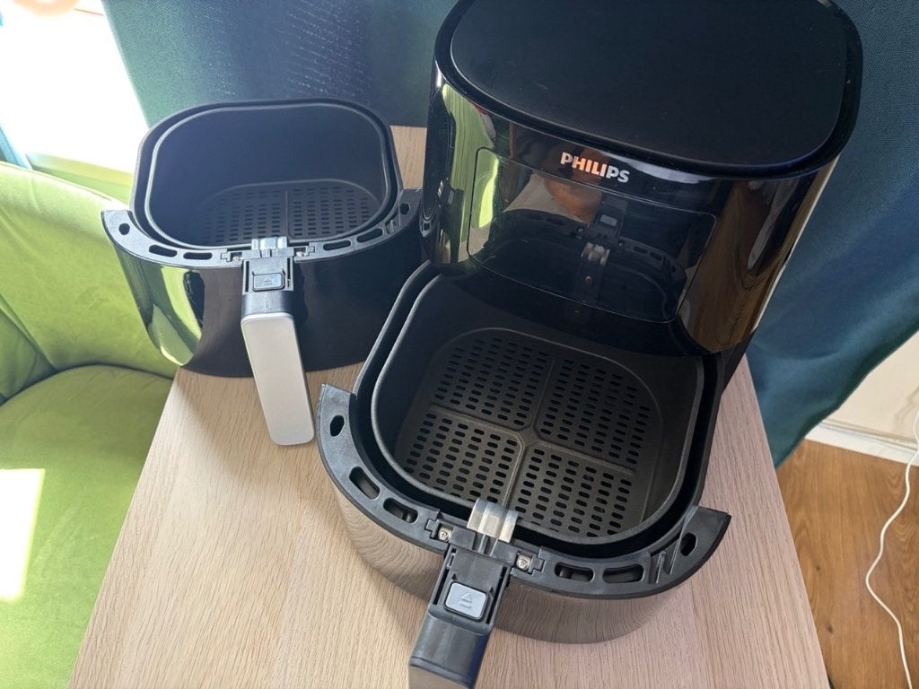 Foto 4 van Philips Airfryer L HD9252/70 met extra mand