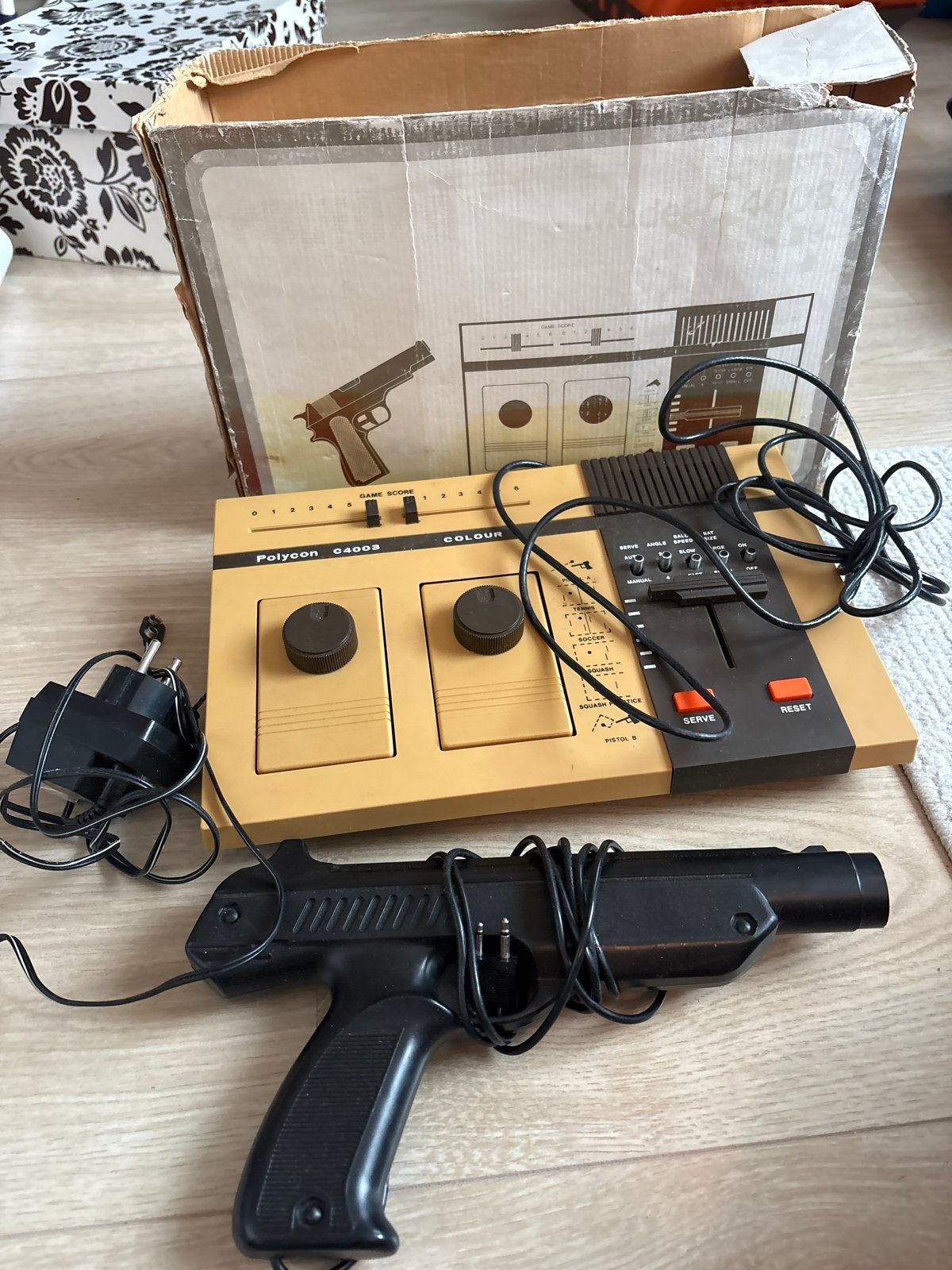 Vintage Polycon C4003 Colour TV Game Console met Pistool, Ophalen of Verzenden, Overige merken, Gebruikt