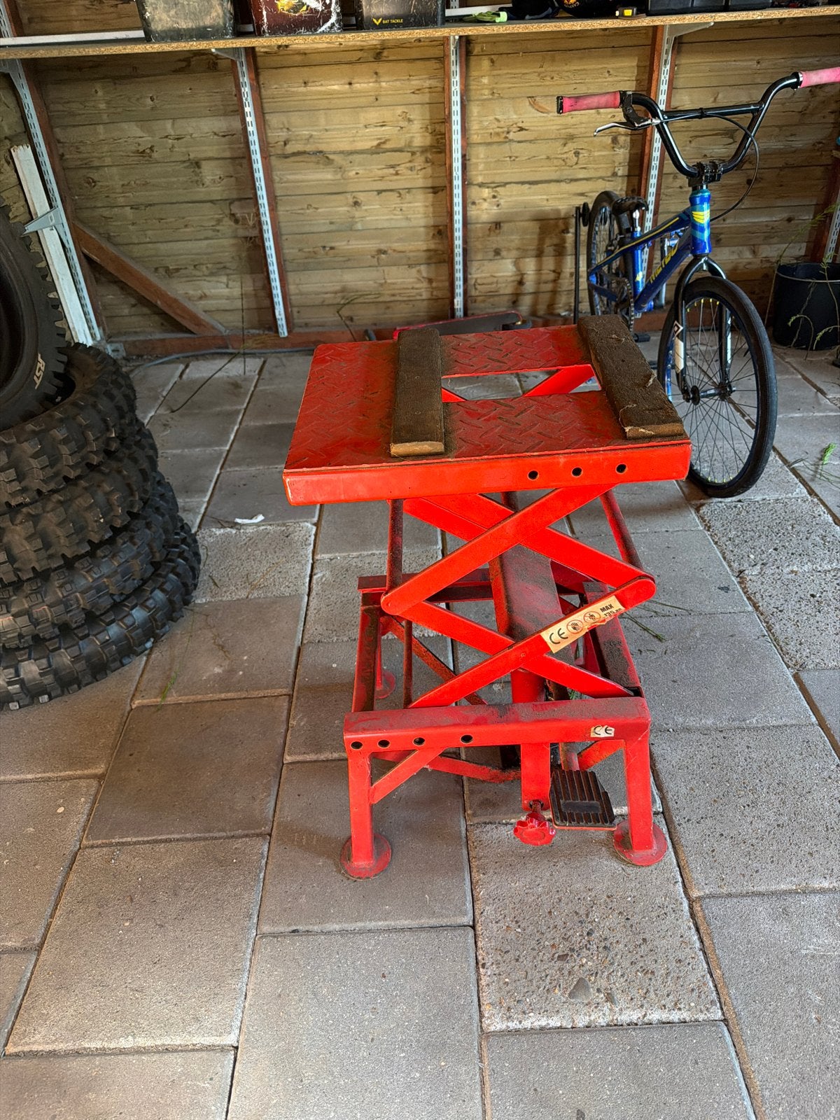 Rode schaarlift voor motor of brommer, Ophalen of Verzenden, Gebruikt