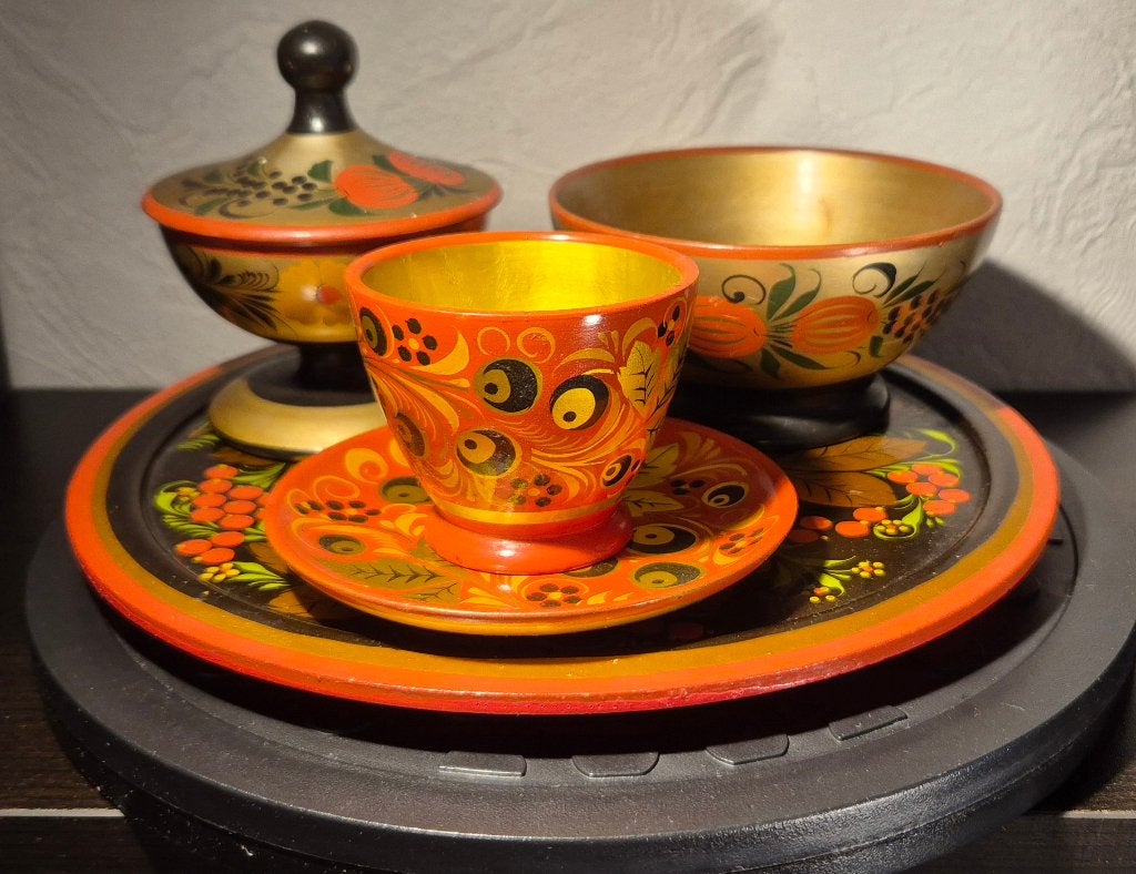 4 delig Russisch Vintage Chochloma servies jaren 80/90, Overige merken, Vintage, Ophalen of Verzenden, Zo goed als nieuw