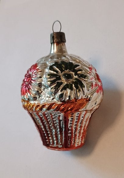 oude kerstbal: korfje met bloemen, 6,5 cm, goede staat, Ophalen of Verzenden