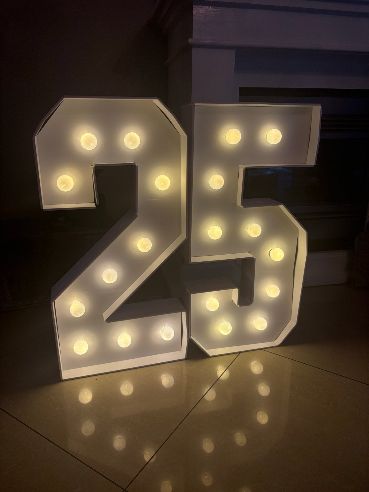 Grote verlichte cijfers '25' - Perfect voor jubilea/feesten, Ophalen of Verzenden, Gebruikt, Versiering, Verjaardag