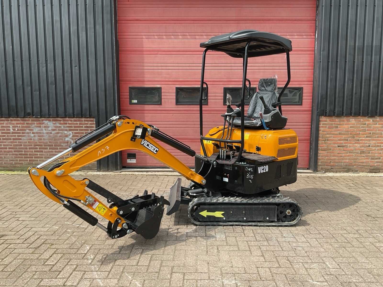 Vicsec VC20 by Kubota Minigraafmachine, Graafmachine