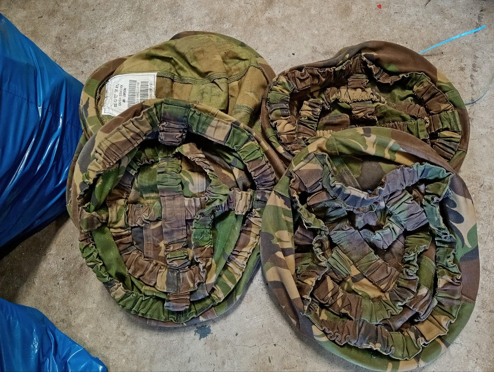 50 kevlar militaire helm overtrekken woodland, Verzamelen, Ophalen of Verzenden, Landmacht, Nederland, Helm of Baret
