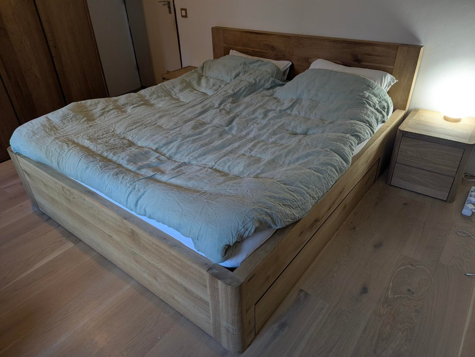Goossens Bibi 180x200 massief eikenhout incl. nachtkastjes, Ophalen, Gebruikt, Bruin, Tweepersoons