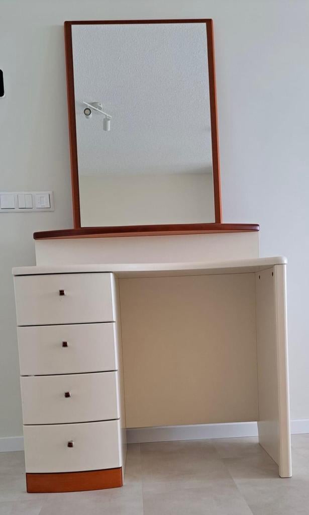 Te koop: Kaptafel met spiegel – Beige, MDF & Kersenhout, Ophalen