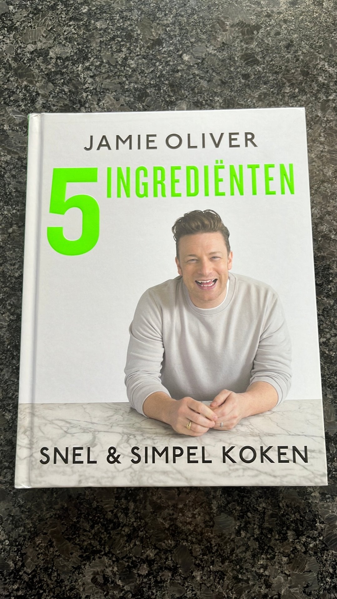 Kookboek Jamie Oliver - 5 ingredienten, Ophalen of Verzenden, Zo goed als nieuw, Jamie Oliver