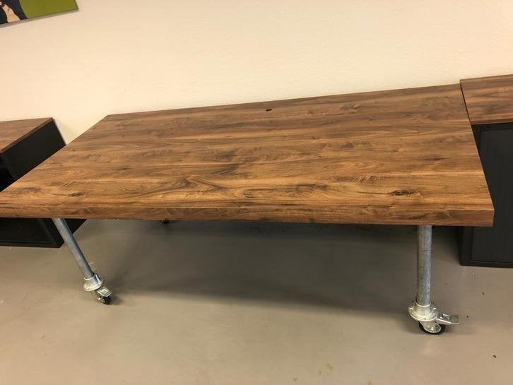 robuuste verrijdbare tafel/ bureautafel/tafels/, Niet ingevuld, Gebruikt, Niet ingevuld, Ophalen of Verzenden