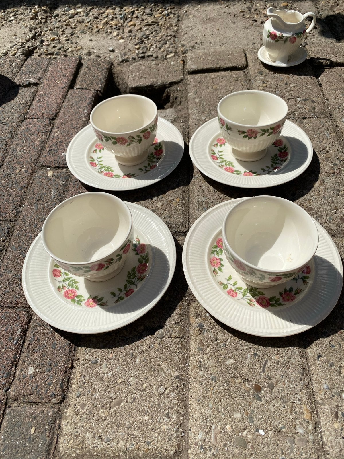 Wedgwood Rosalind Servies  4 kop en schotels, Ophalen of Verzenden, Zo goed als nieuw, Bord(en), Wedgwood