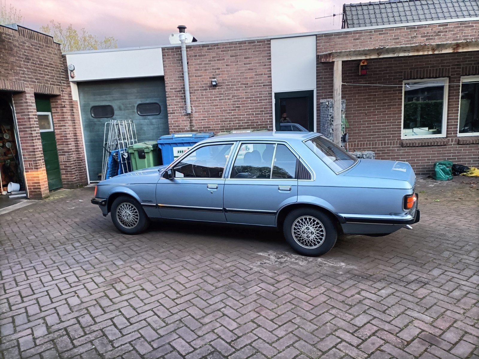 Opel  rekord e1 1982 Blauw, Auto's, Opel, Achterwielaandrijving, 1956 cc, Overige modellen, 4 cilinders