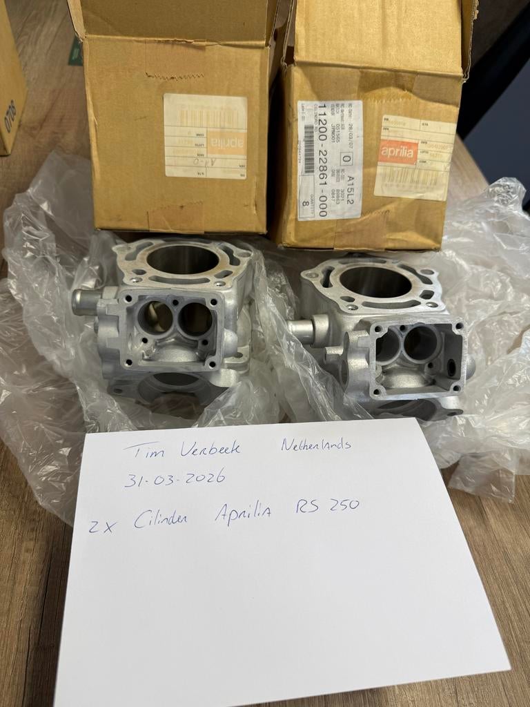 NOS Cilinders Aprilia RS250 / Suzuki RGV250 - Zeer Zeldzaam!, Motoren, Ophalen of Verzenden, Nieuw