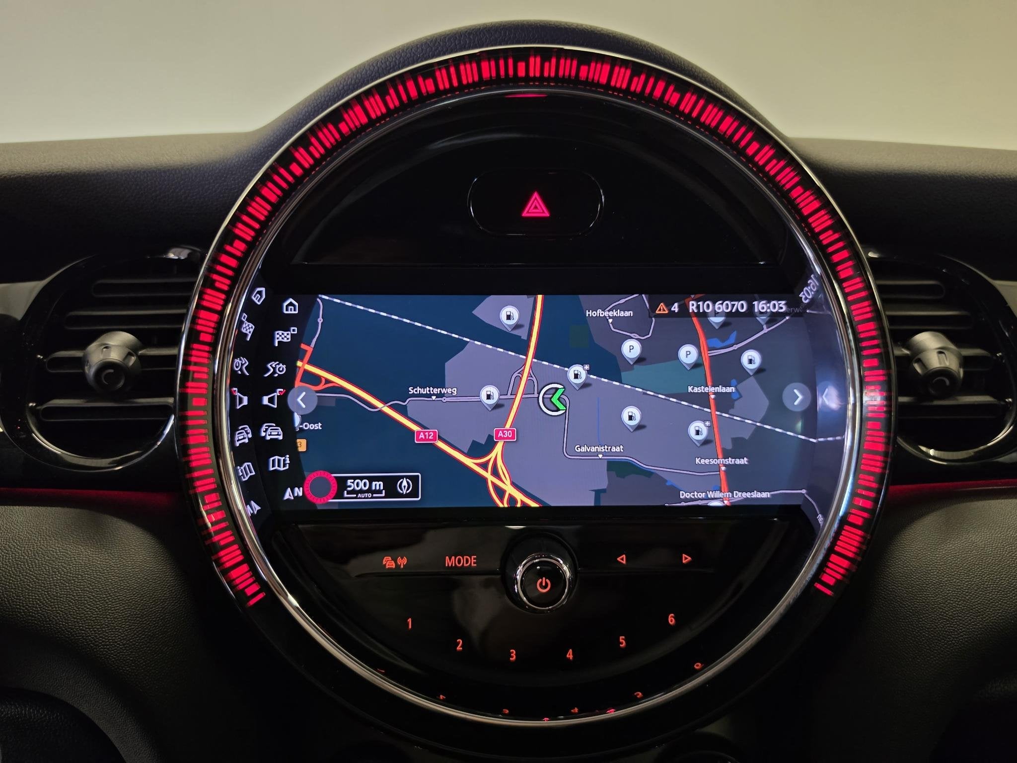 MINI 5-Deurs 1.5 One Business Edition | Navigatie | Carplay, Auto's, Gebruikt, Met garantie (alle), 1210 kg, Leder en Stof
