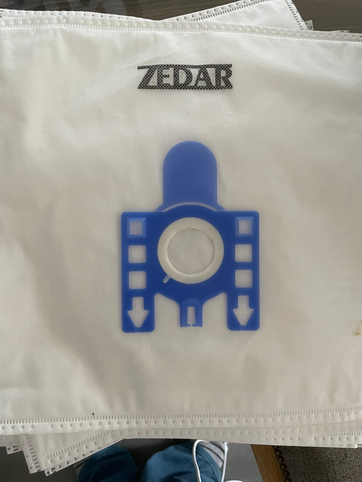 Stofzuigerzakken merk ZEDAR, Ophalen, Zo goed als nieuw