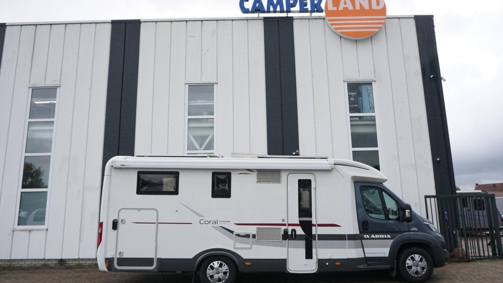 Adria Coral Supreme S 670 SL Auto-levelsyst-Sat-Solar, Automaat, Chemisch toilet, Fiat, Bedrijf
