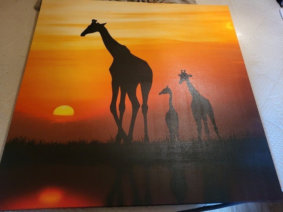 Canvas met giraffen bij zonsondergang & rieten giraffe, Op houten frame, Ophalen of Verzenden, Dieren, Overige technieken