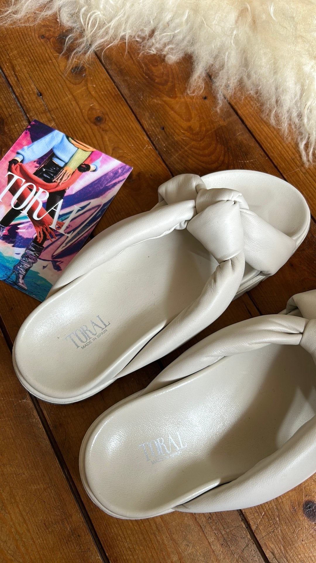 Toral leren slippers mt 39 (valt wat kleiner), Ophalen of Verzenden, Zo goed als nieuw, Wit