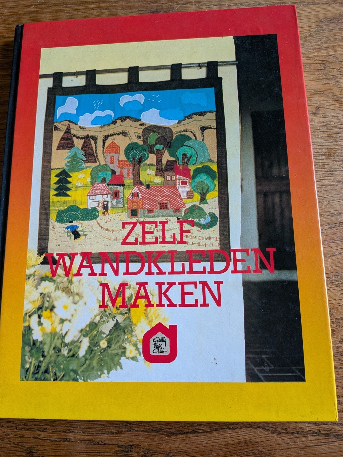 Zelf Wandkleden Maken - Creatief Handwerk Boek, Ophalen of Verzenden, Gelezen, Borduren en Naaien, Onbekend