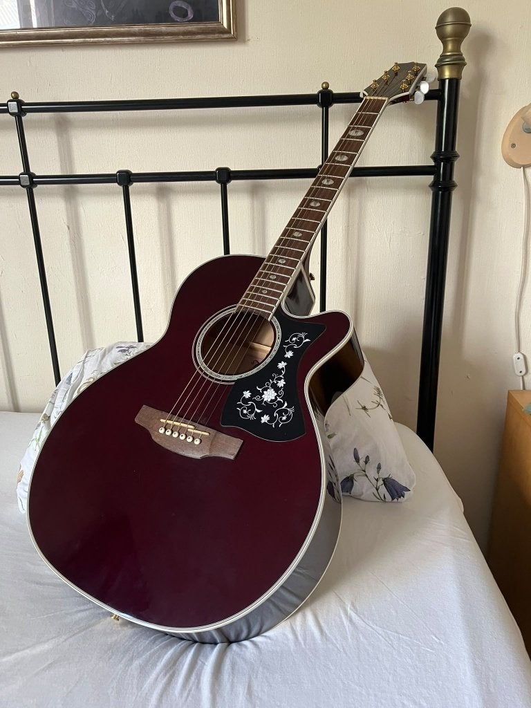 Foto 2 van Takamine GN75CE 'Wine Red'