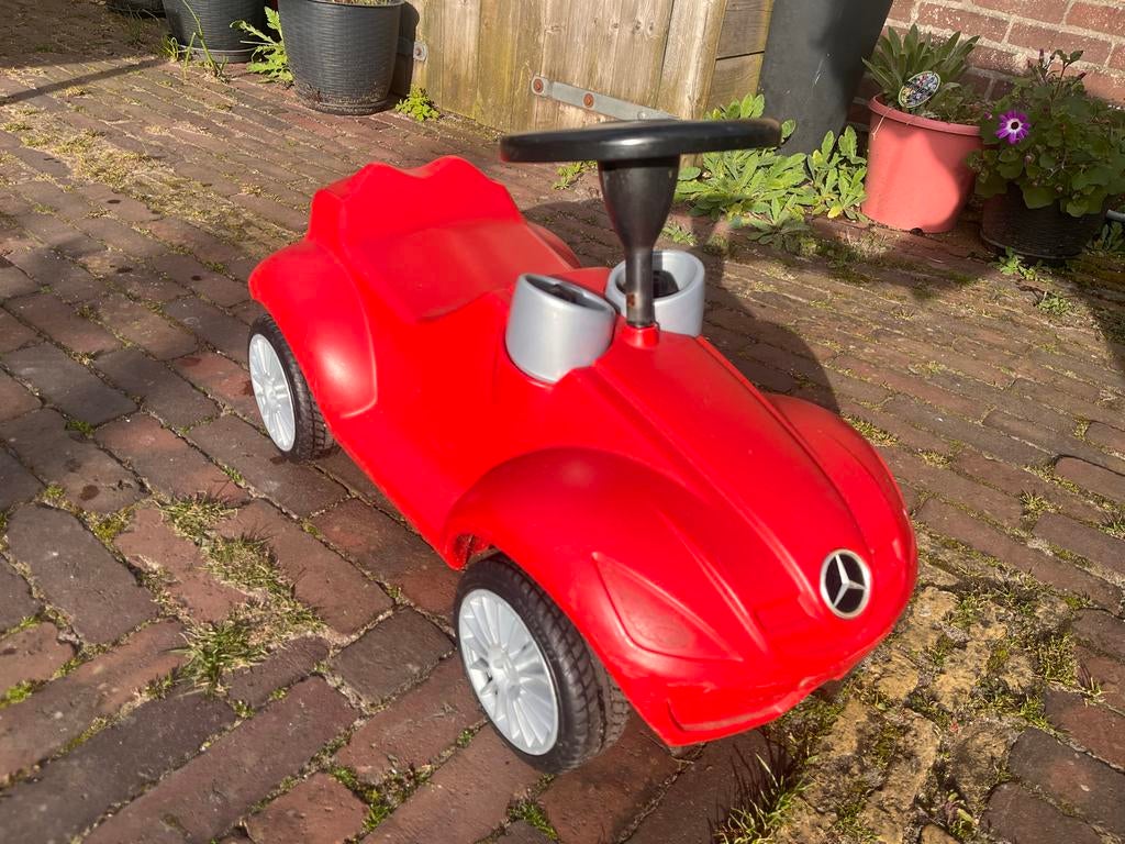 Rode Mercedes-Benz loopauto voor kinderen, Kinderen en Baby's, Speelgoed | Buiten | Skelters, Ophalen, Gebruikt, Overige merken