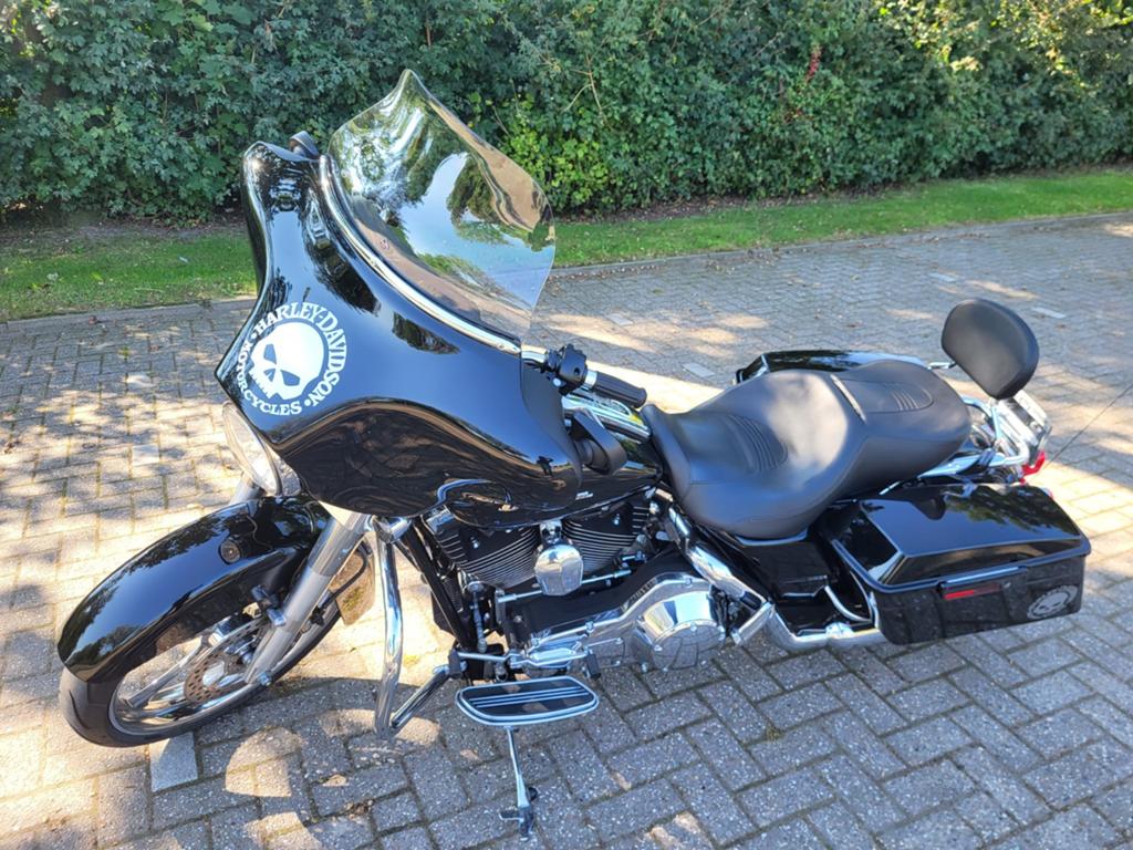 Harley-Davidson FLHX Street Glide in superstaat, Motoren, Particulier, Gebruikt, Toermotor