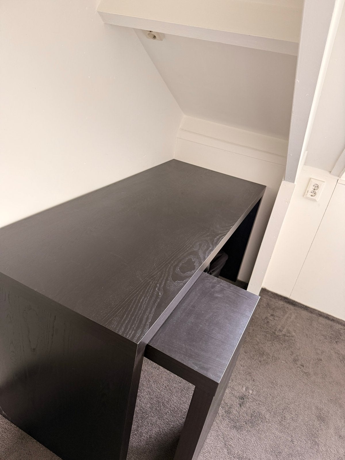 IKEA Malm Bureau met uitschuifbaar blad, Huis en Inrichting, Bureaus, Ophalen, Gebruikt, Spaanplaat of MDF, IKEA