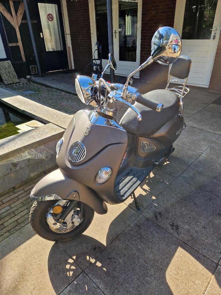 scooter BTC, Fietsen en Brommers, Brommeronderdelen | Scooters, Ophalen of Verzenden, Zo goed als nieuw, Overige typen, Overige merken