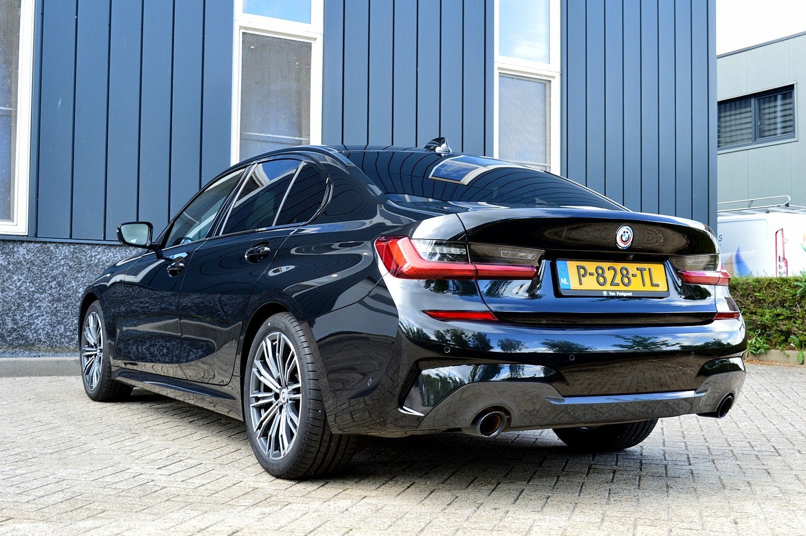 BMW 3-serie 320i M-Sport Rijklaarprijs-Garantie Leder Led Ca, Automaat, Achterwielaandrijving, Gebruikt, 4 cilinders