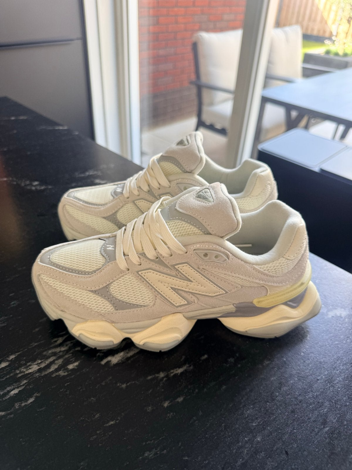 New Balance 9060 maat 37, Ophalen, Zo goed als nieuw, Beige, Sneakers of Gympen