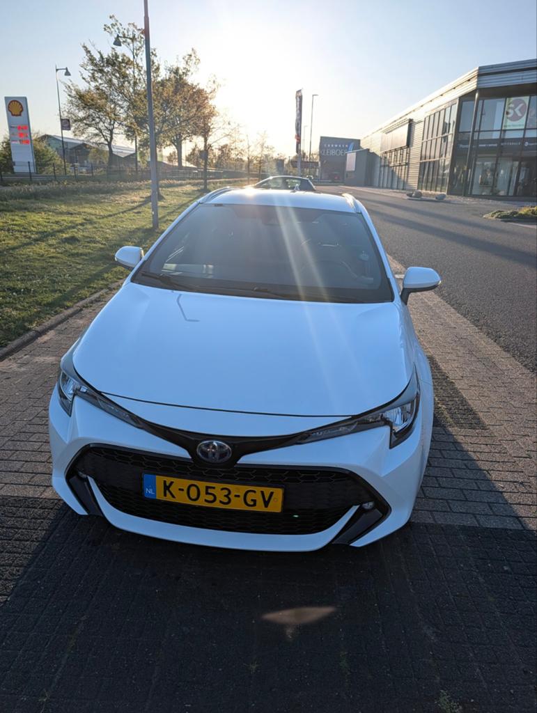 Toyota Corolla TS 1.8 Hybrid 122pk CVT 2021 Wit, 1345 kg, 450 kg, 750 kg, Wit