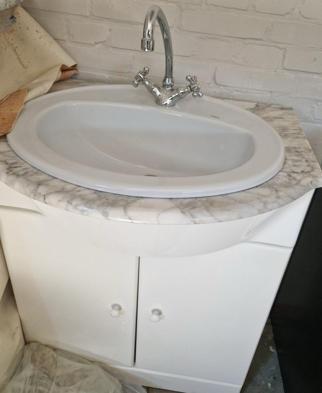 Witte wastafel, Ophalen, Gebruikt, 50 tot 100 cm, Minder dan 100 cm