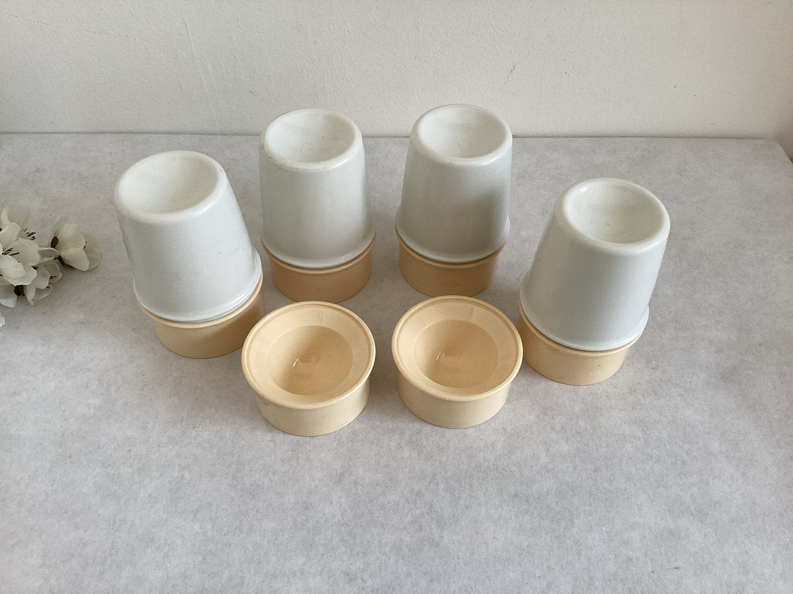 Tupperware eierdopjes - Set van 4, Gebruikt, Overige typen, Ophalen of Verzenden, Stapelbaar