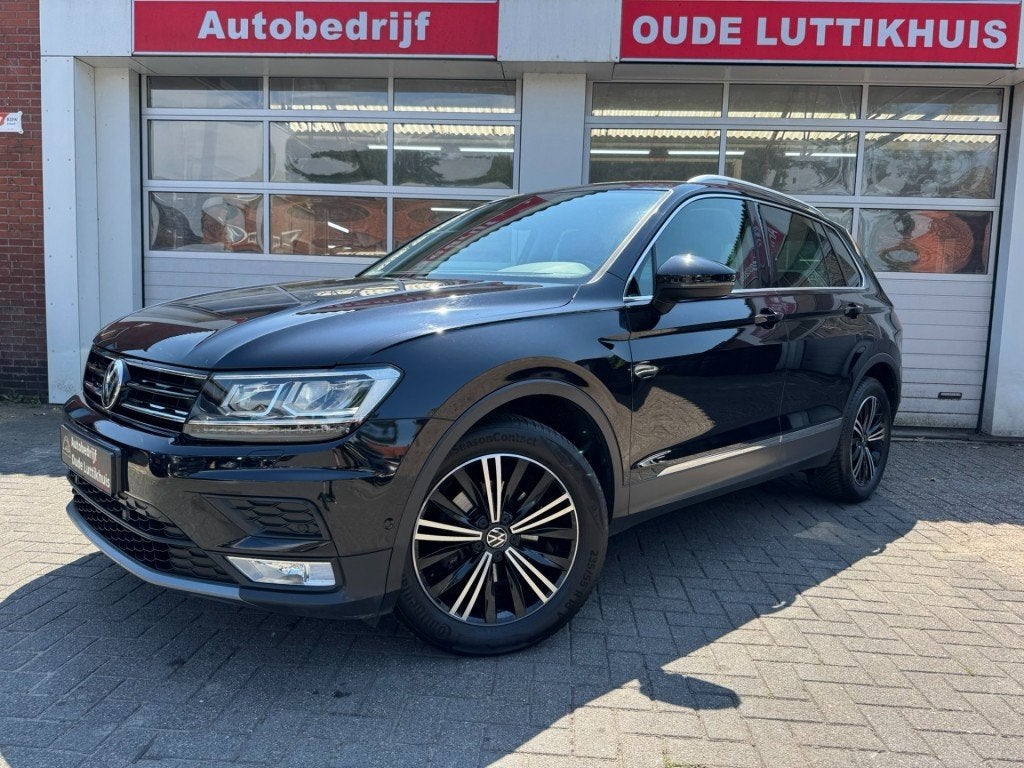 Volkswagen TIGUAN 1.4TSI 150PK Highline Full-Led Camera ACC, Euro 6, 4 cilinders, 150 pk, Zwart