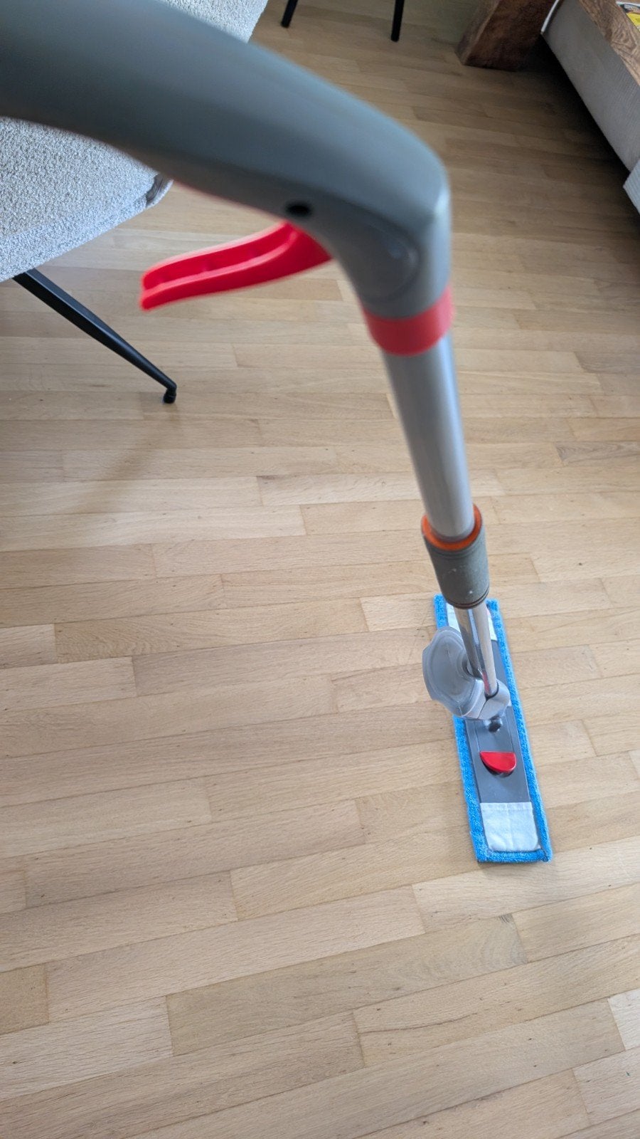 Dweil met sproeifunctie - Handige Vloerreiniger, Huis en Inrichting, Schoonmaakartikelen, Ophalen, Mop of Dweil