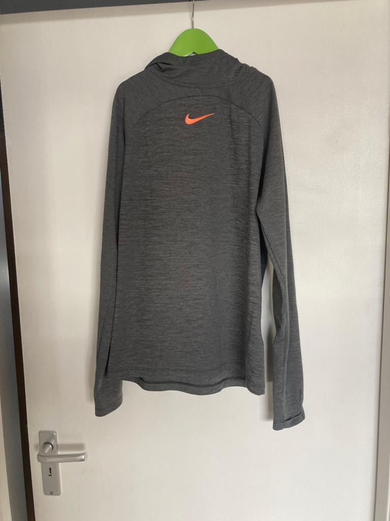 NIKE trainingspak, Kinderen en Baby's, Ophalen of Verzenden, Zo goed als nieuw, Jongen of Meisje, Sport- of Zwemkleding