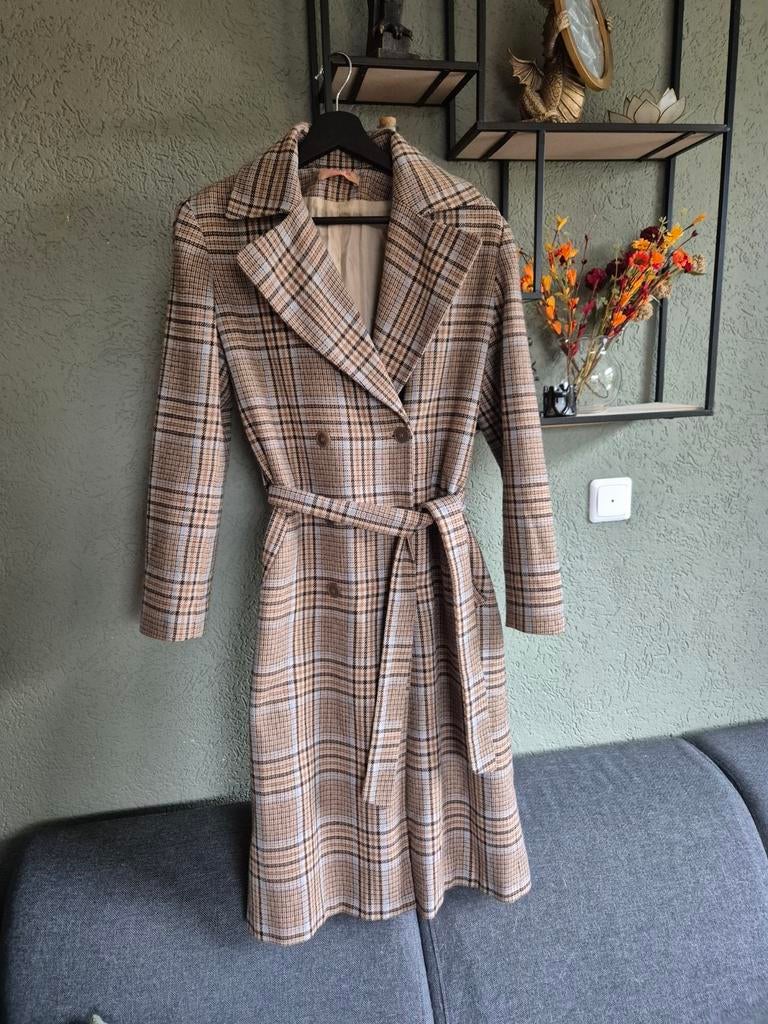Dames Trenchcoat Maat S - Geruit Patroon, Verzenden, Gedragen, Maat 36 (S), Beige