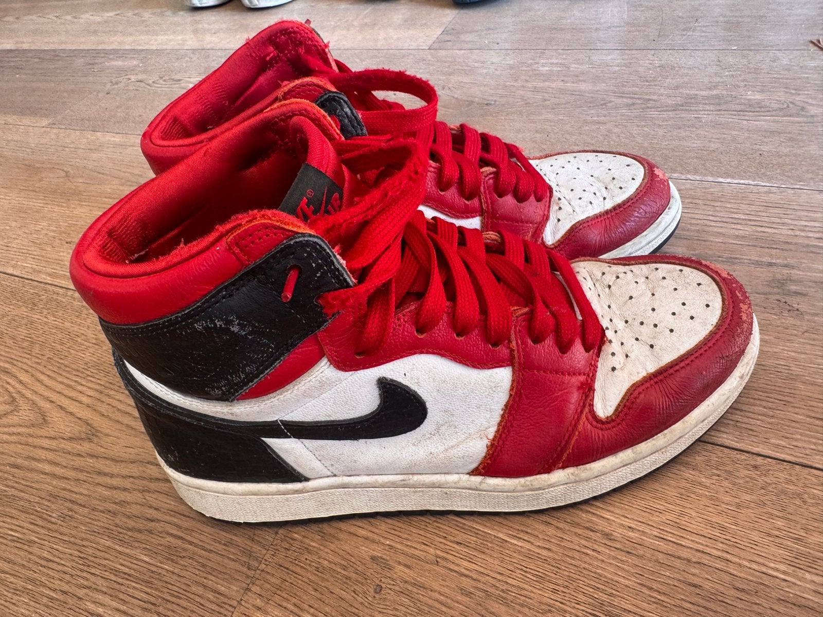 Nike Air Jordan 1 Retro High OG Chicago (2015) - Maat 38.5, Ophalen of Verzenden, Gedragen, Sneakers of Gympen