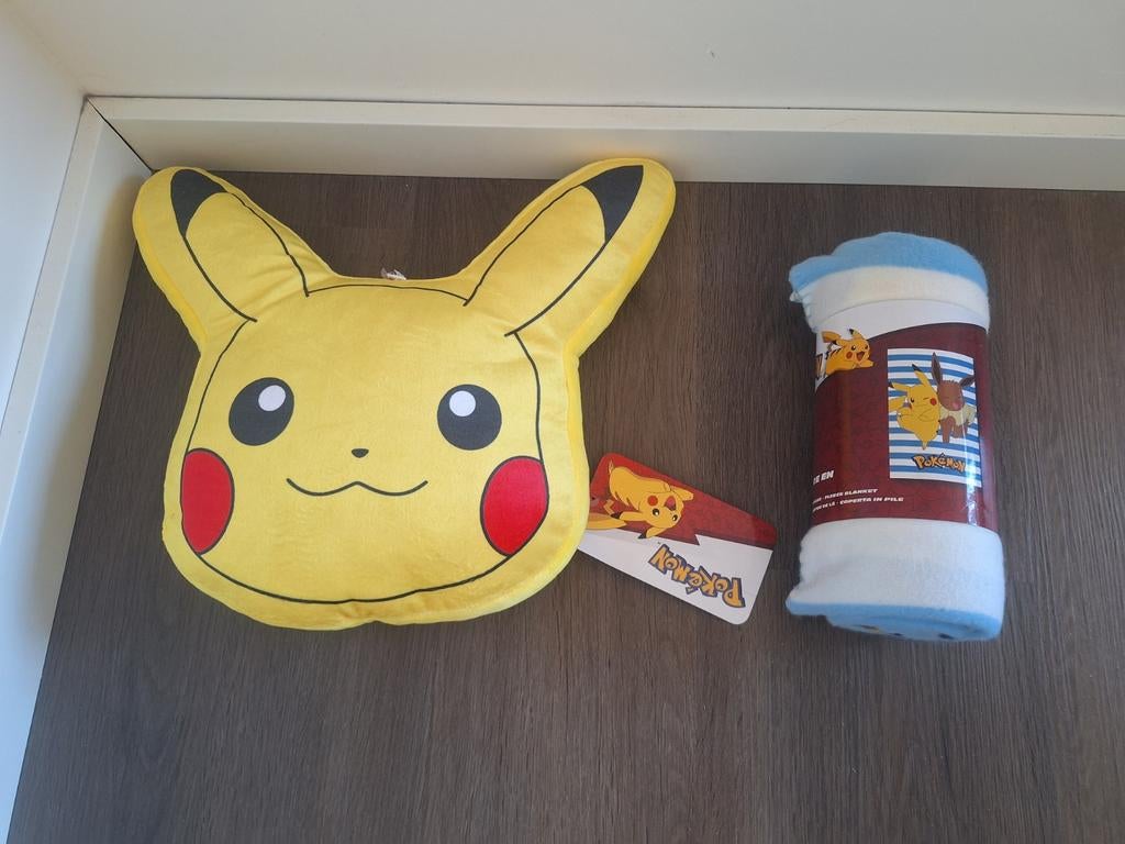 Pokemon kussen Pikachu en fleechekleed nieuw, Ophalen of Verzenden, Nieuw, Overige typen