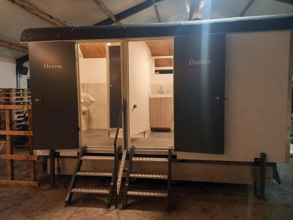 Nette wc wagen toiletwagen te huur!, Ophalen, Zo goed als nieuw, Overige