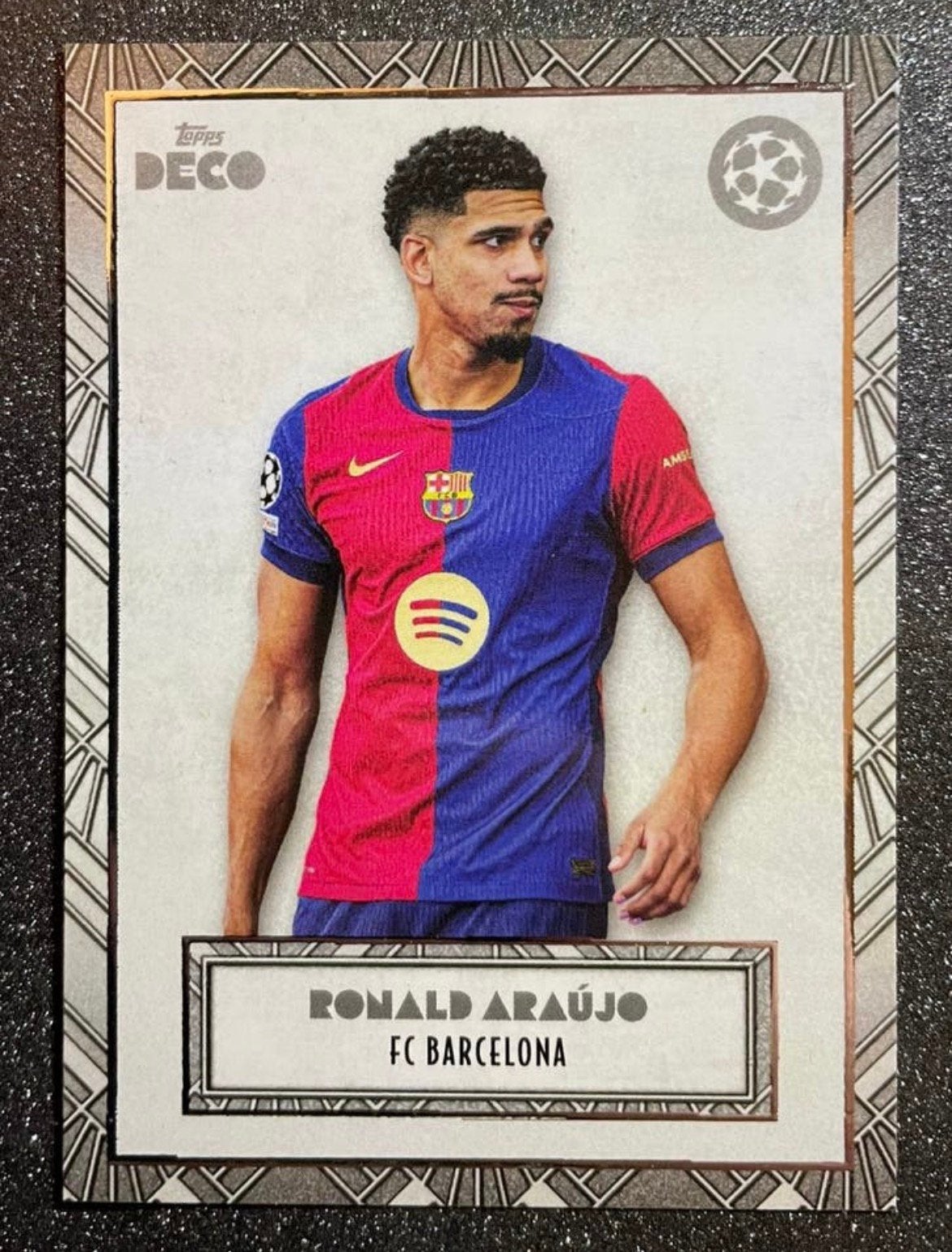 Topps DECO 2024    ARAÚJO    FC BARCELONA, Verzenden, Zo goed als nieuw, Plaatje
