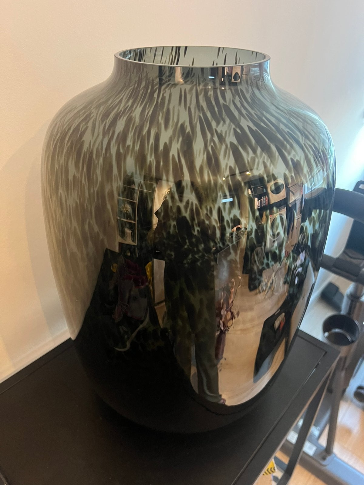Grote glazen zwarte vaas met uniek panter patroon, Ophalen, Overige kleuren, 50 tot 75 cm, Glas