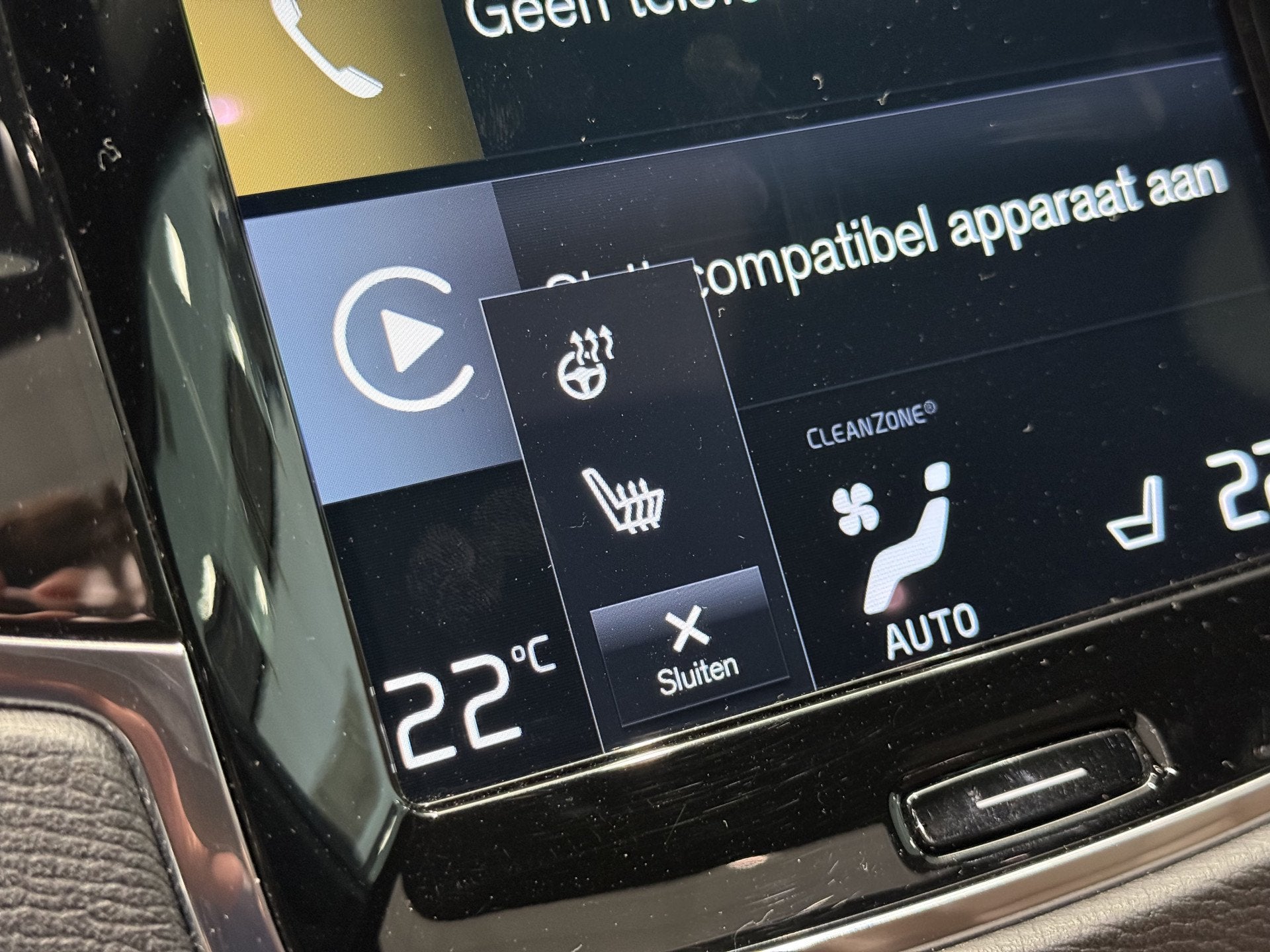 Foto 21 van Volvo XC90 2.0 T8 Recharge AWD R-Design, Trekhaak, Luchtveri