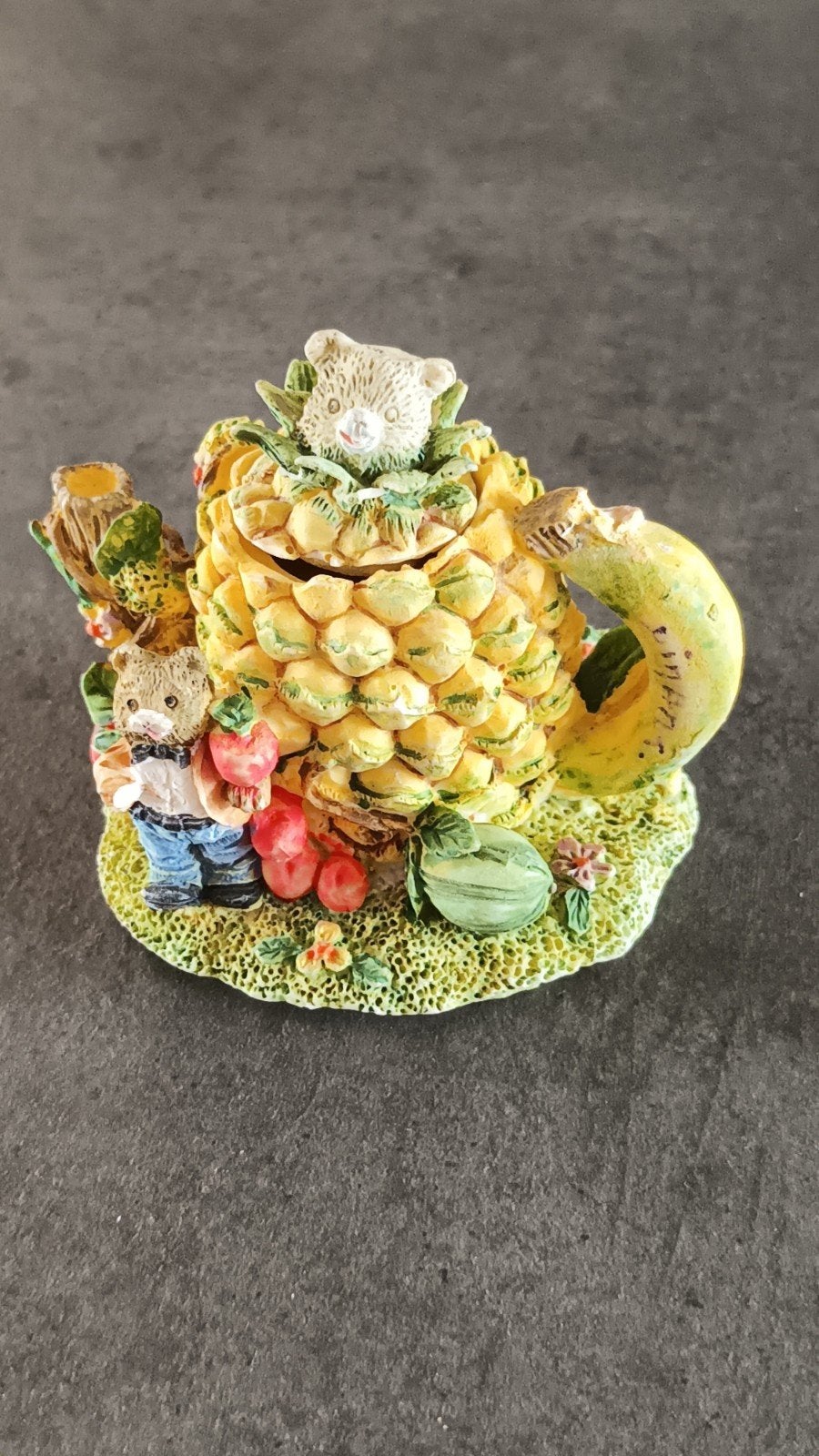 Schattige theepot met beertjes en fruit, Ophalen of Verzenden